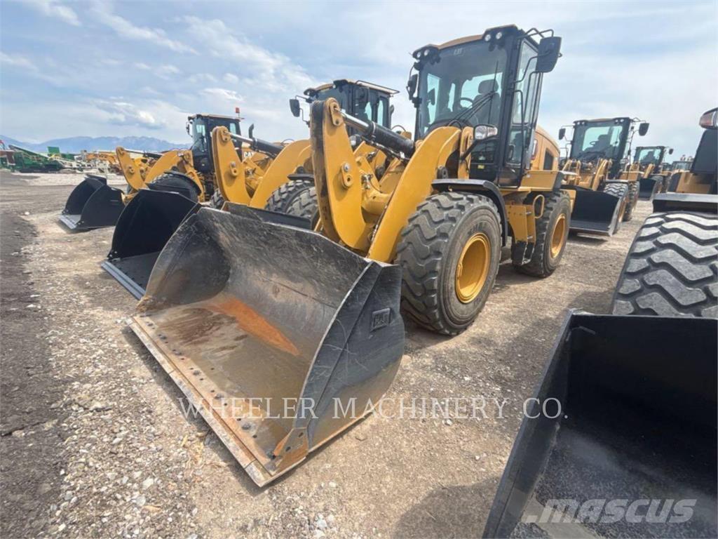 CAT 930 QC Incarcator pe pneuri