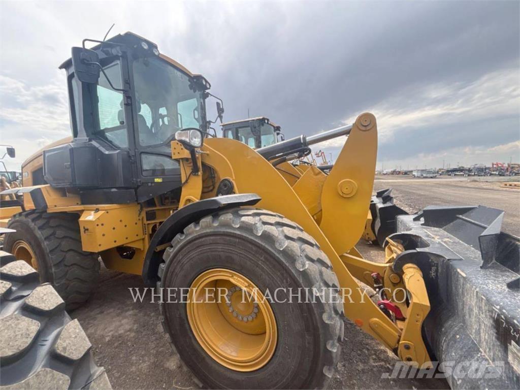 CAT 930 QC Incarcator pe pneuri