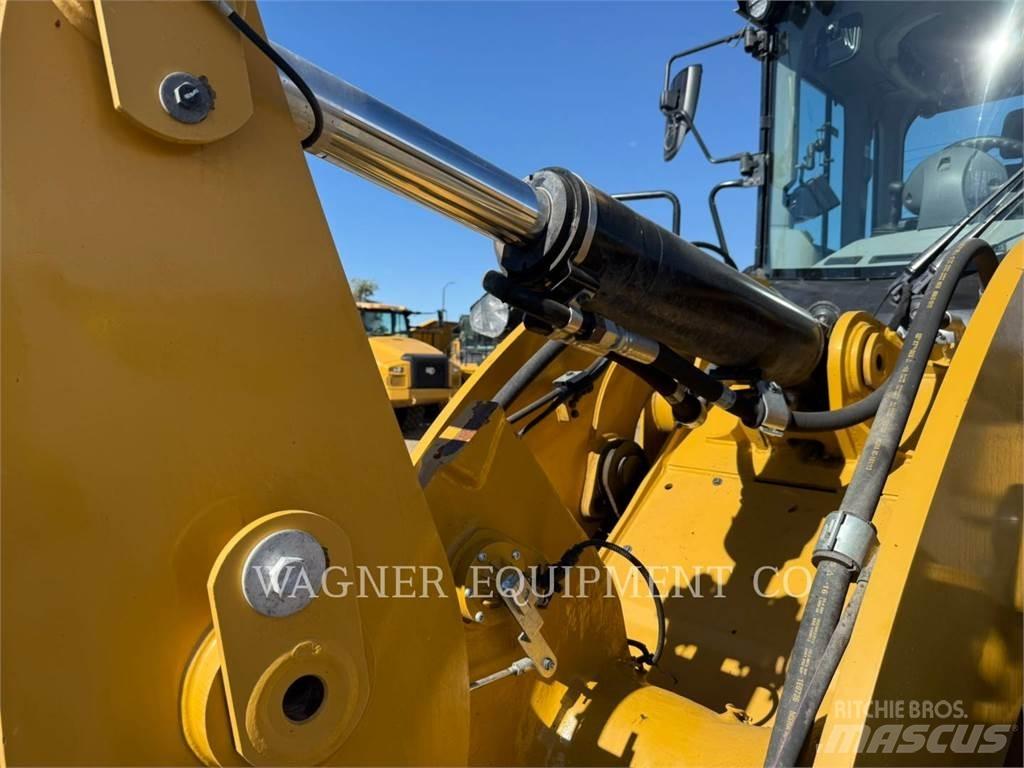 CAT 930M Incarcator pe pneuri