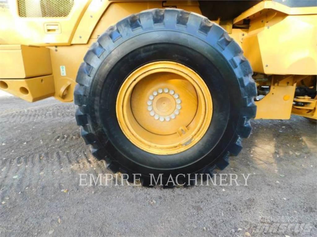 CAT 930M Incarcator pe pneuri