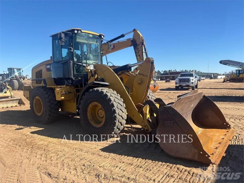 CAT 930M Incarcator pe pneuri