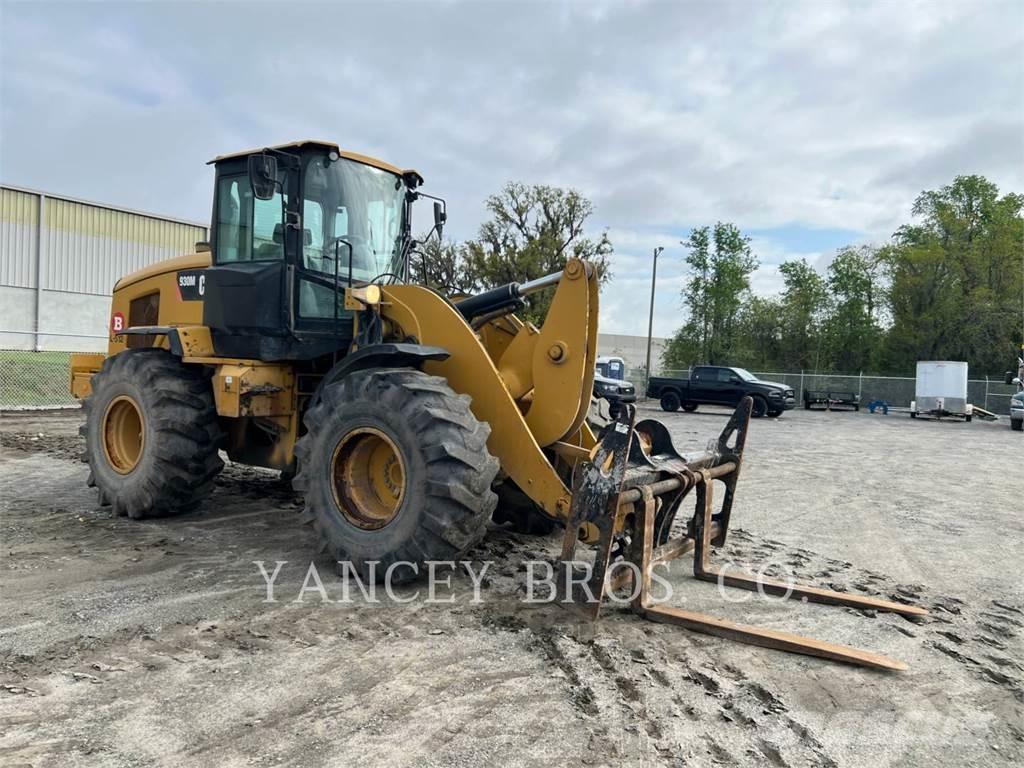 CAT 930M Incarcator pe pneuri