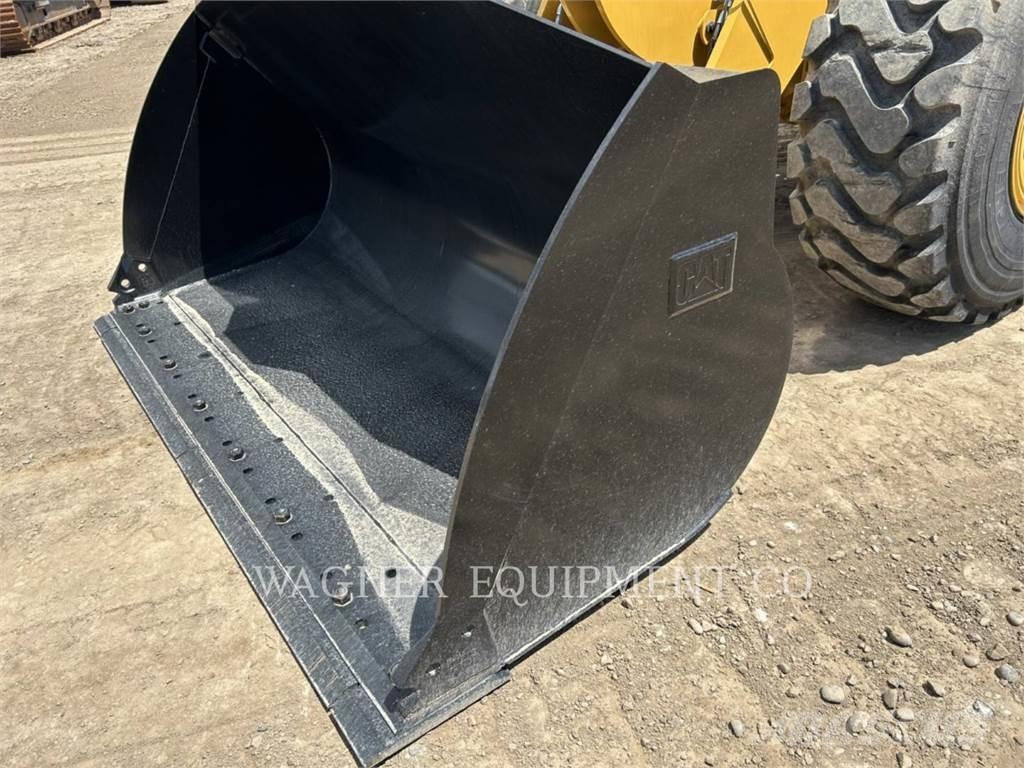 CAT 930M Incarcator pe pneuri