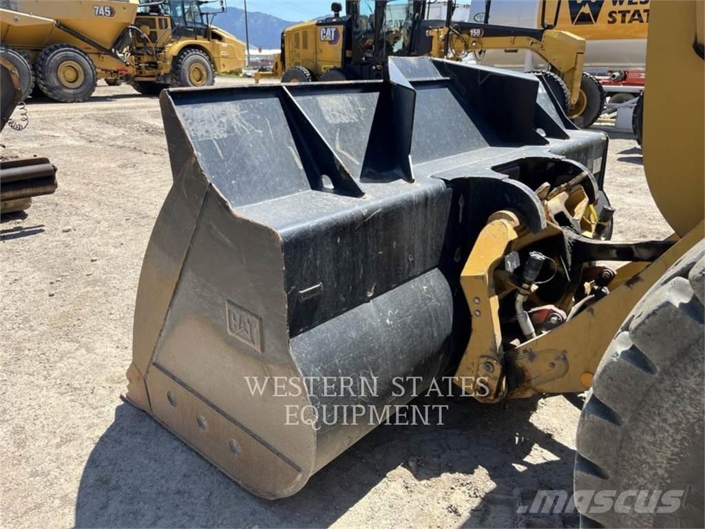 CAT 930M Incarcator pe pneuri