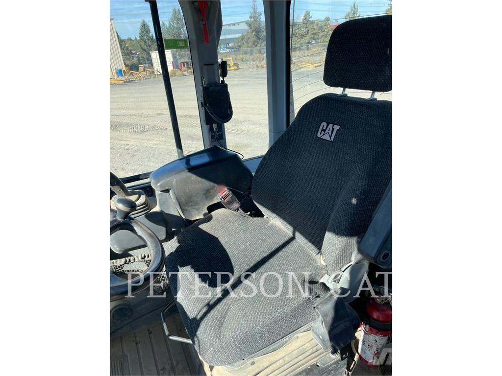 CAT 930M Incarcator pe pneuri