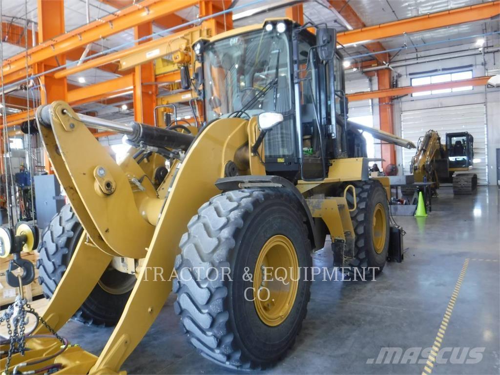 CAT 930M Incarcator pe pneuri