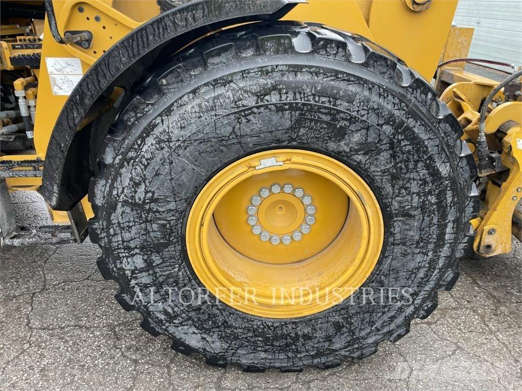 CAT 930M Incarcator pe pneuri