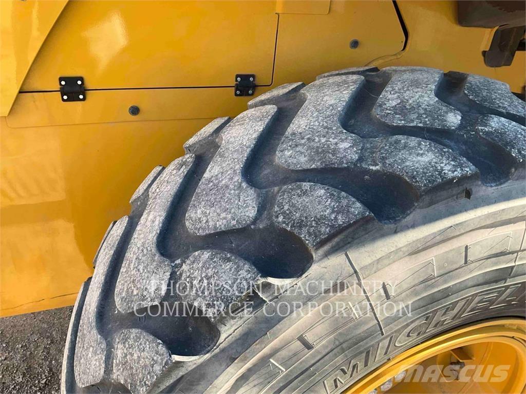 CAT 930M Incarcator pe pneuri