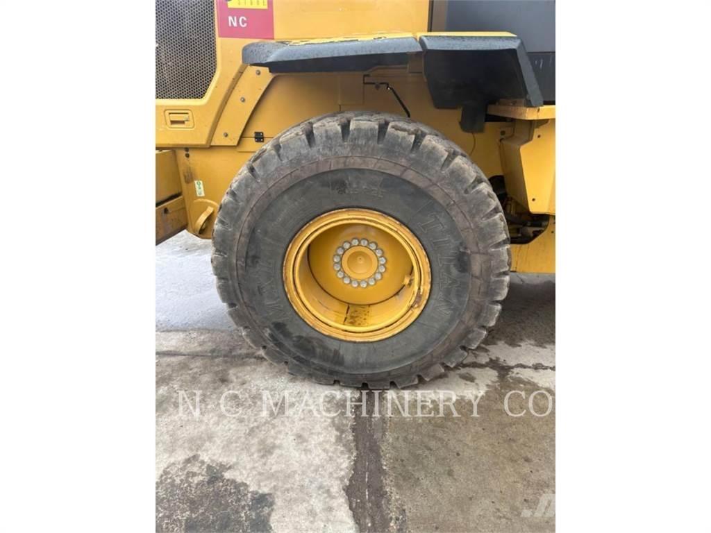 CAT 930M Incarcator pe pneuri