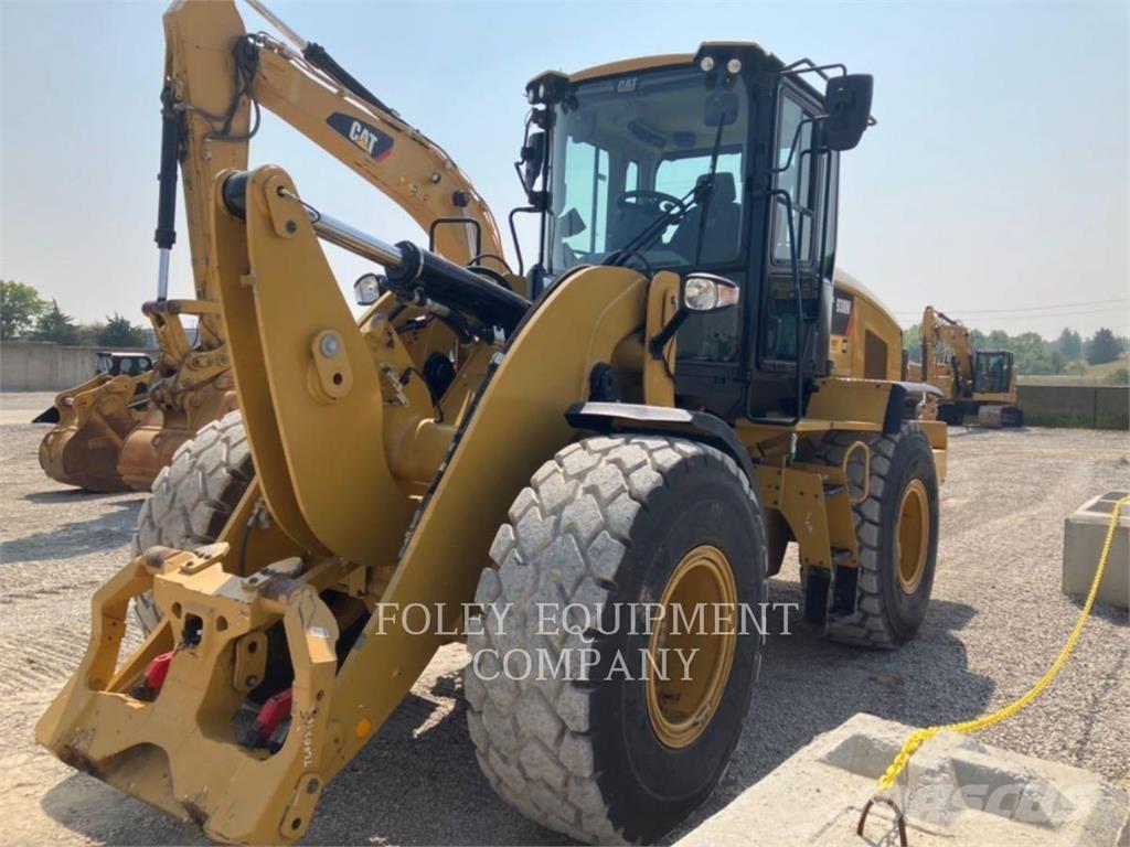 CAT 930M Incarcator pe pneuri