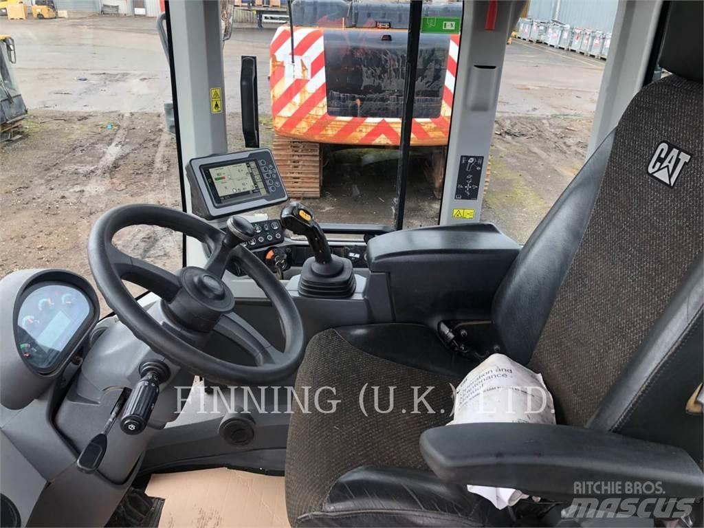 CAT 930M Incarcator pe pneuri