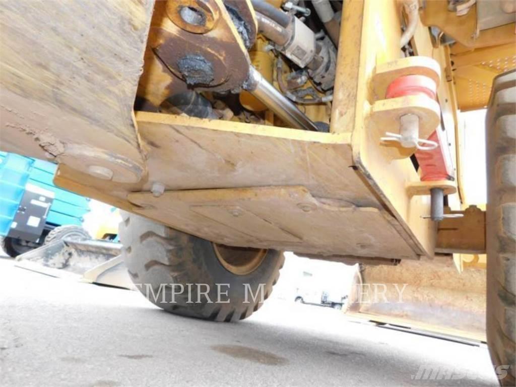 CAT 930M FC Incarcator pe pneuri
