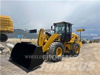 CAT 930M QC Incarcator pe pneuri