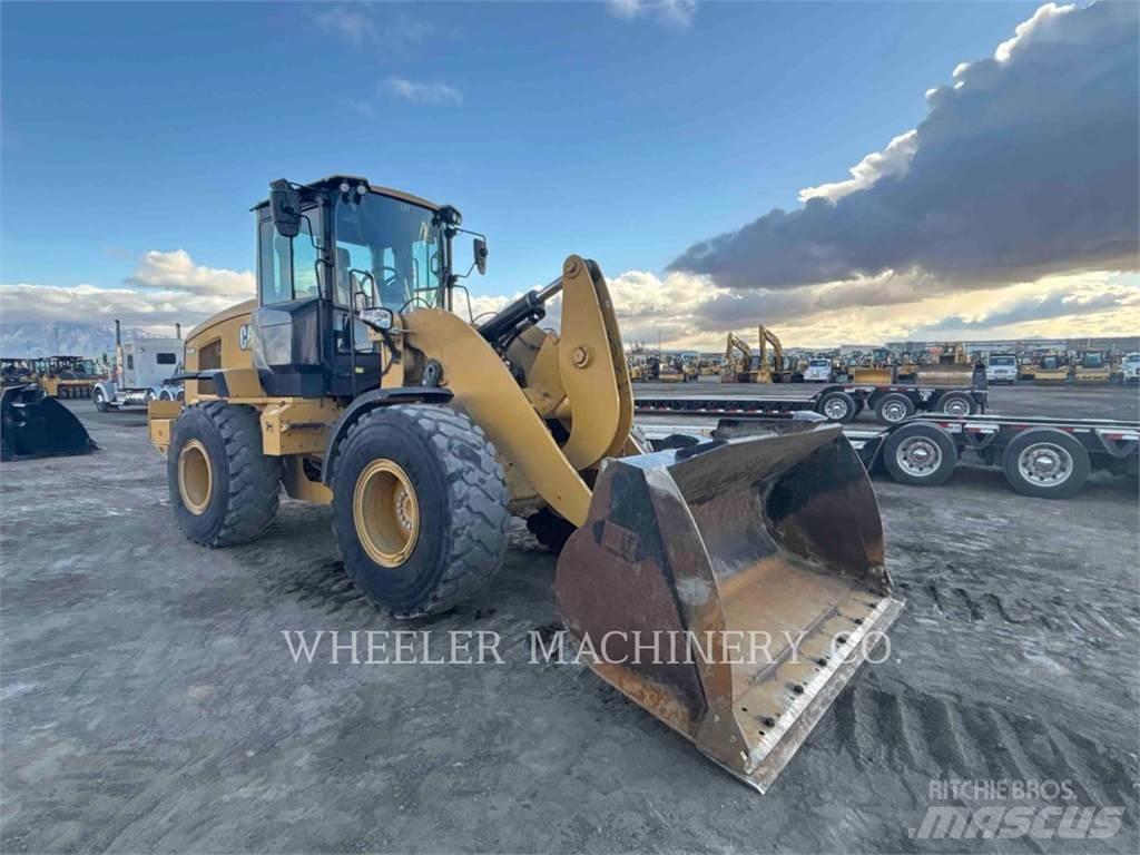 CAT 930M QC Incarcator pe pneuri