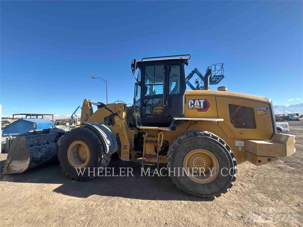 CAT 930M QC Incarcator pe pneuri