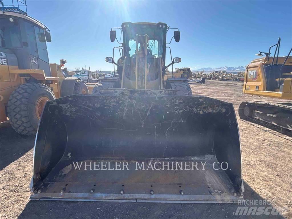 CAT 930M QC Incarcator pe pneuri