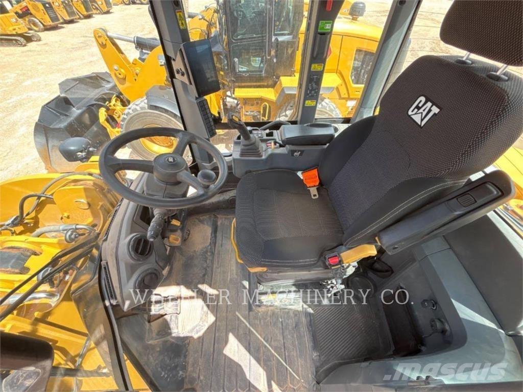 CAT 938 QC Incarcator pe pneuri