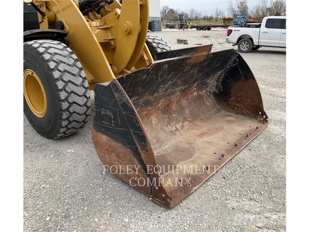 CAT 938M Incarcator pe pneuri