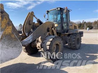 CAT 938M Incarcator pe pneuri
