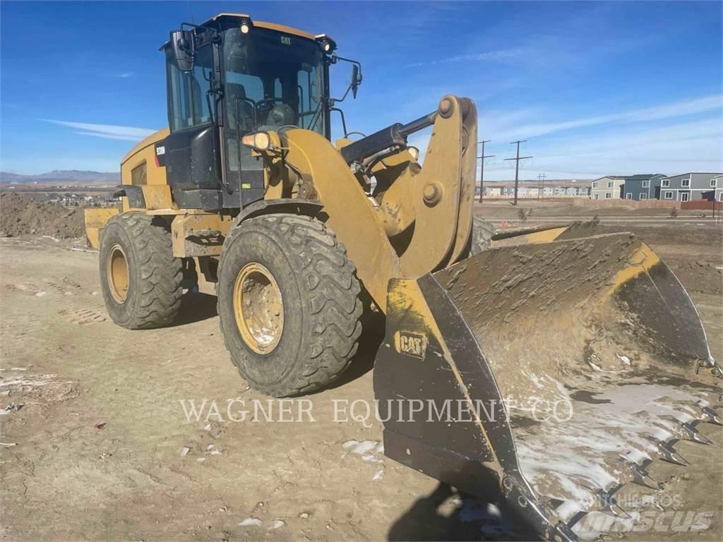 CAT 938M Incarcator pe pneuri