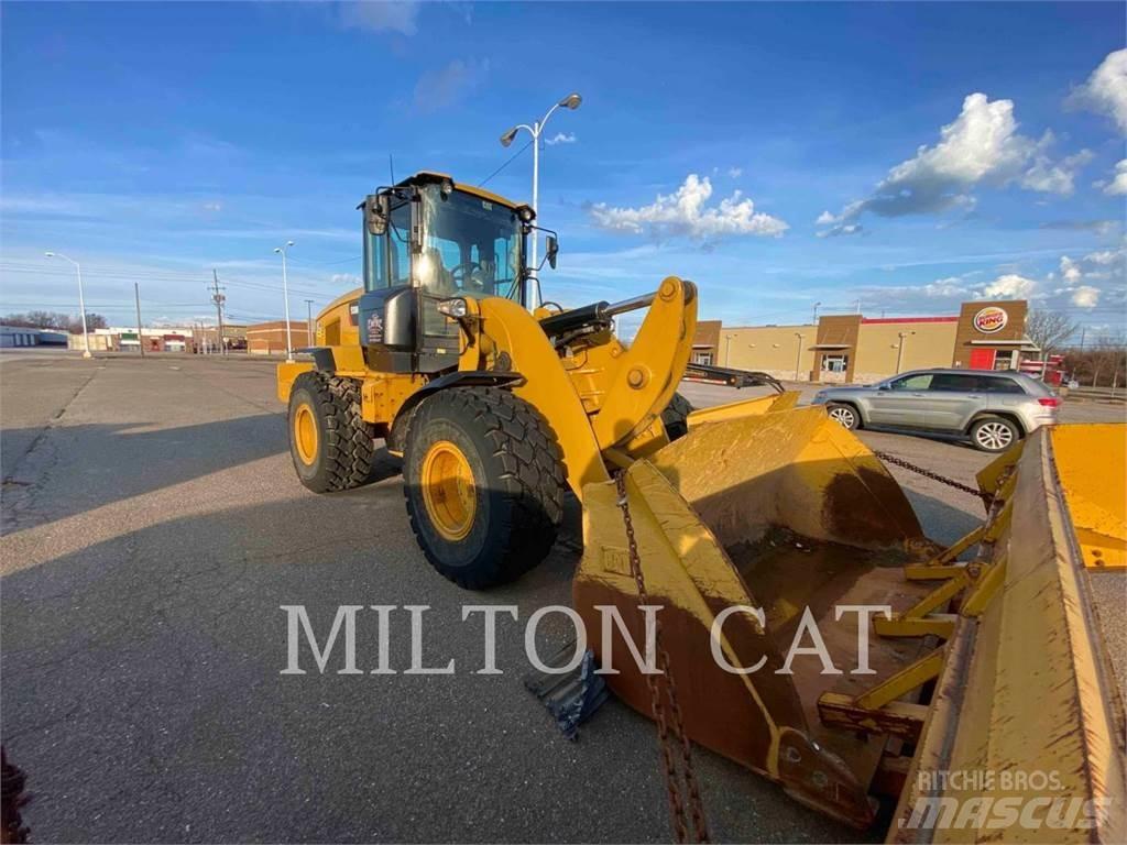 CAT 938M Incarcator pe pneuri