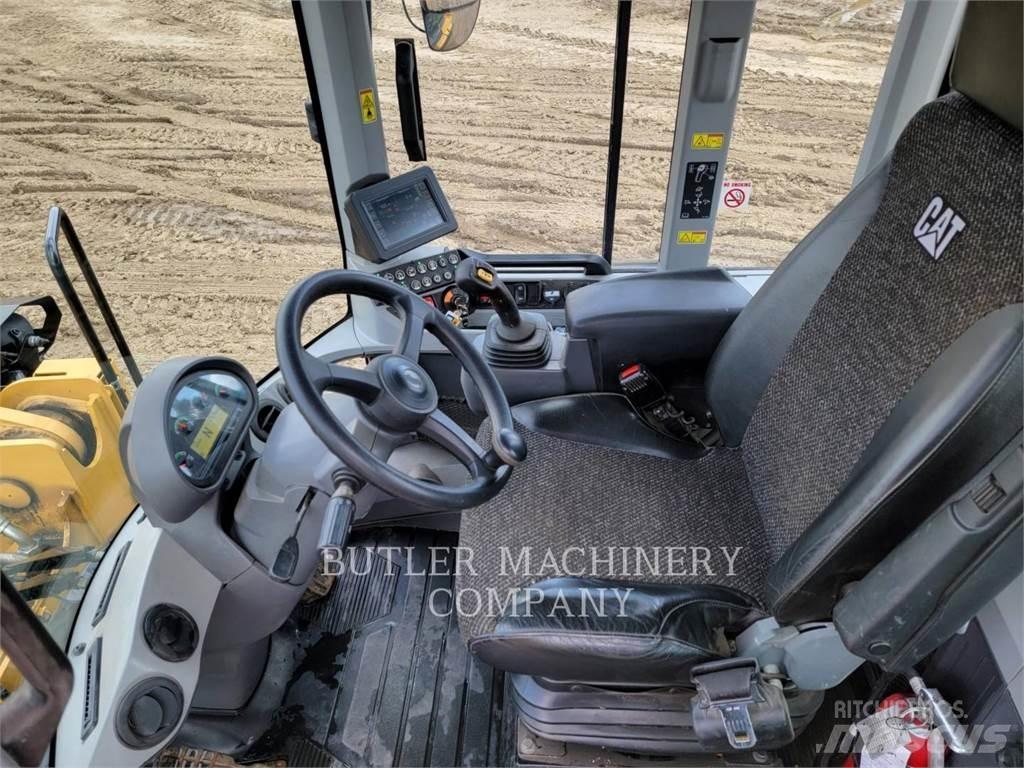 CAT 938M Incarcator pe pneuri