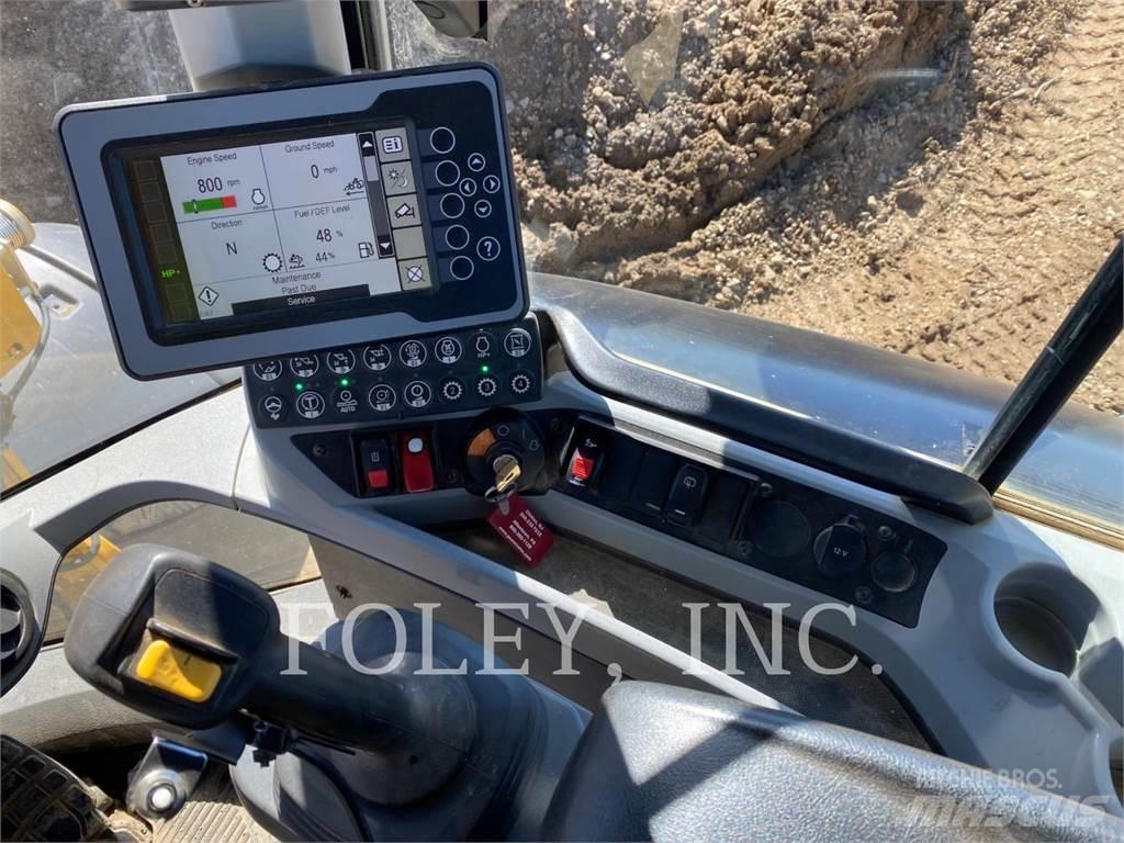 CAT 938M Incarcator pe pneuri