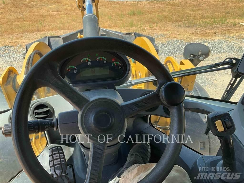 CAT 938M Incarcator pe pneuri