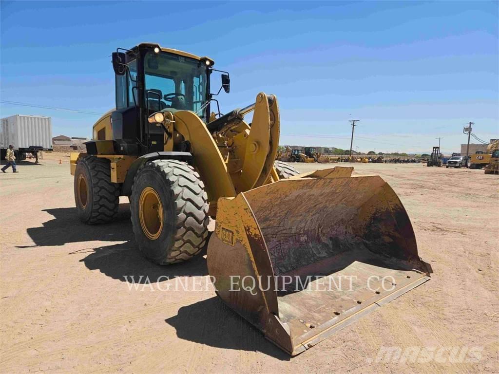 CAT 938M Incarcator pe pneuri