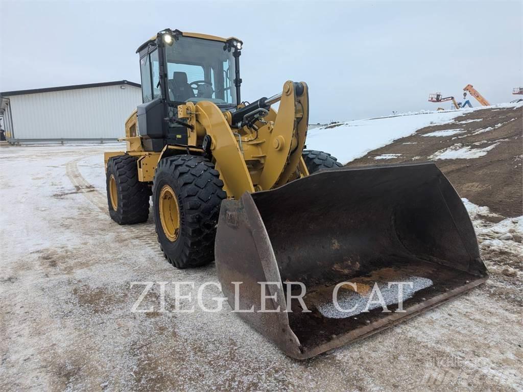 CAT 938M Incarcator pe pneuri