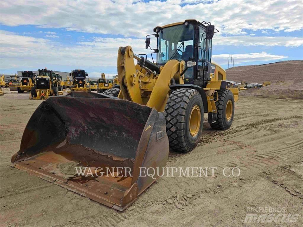 CAT 938M Incarcator pe pneuri