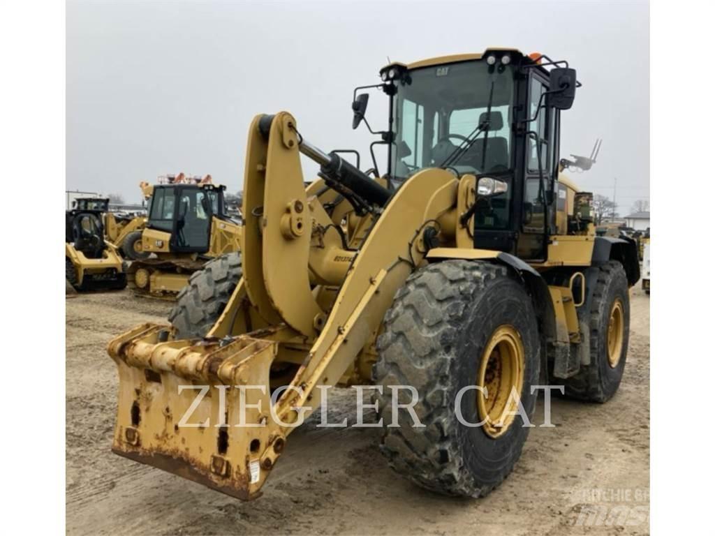 CAT 938M Incarcator pe pneuri