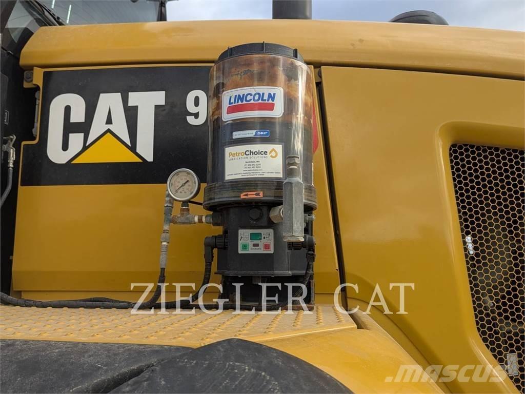CAT 938M Incarcator pe pneuri