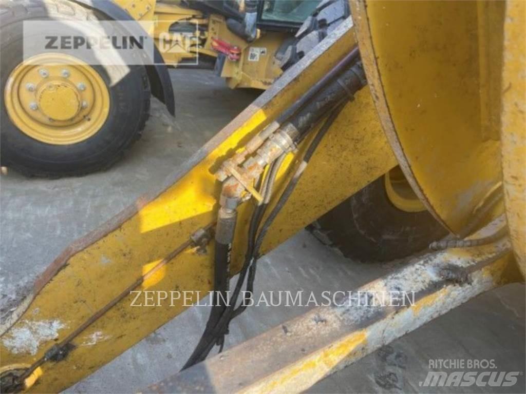 CAT 938M Incarcator pe pneuri