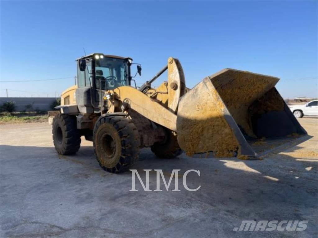 CAT 938M Incarcator pe pneuri