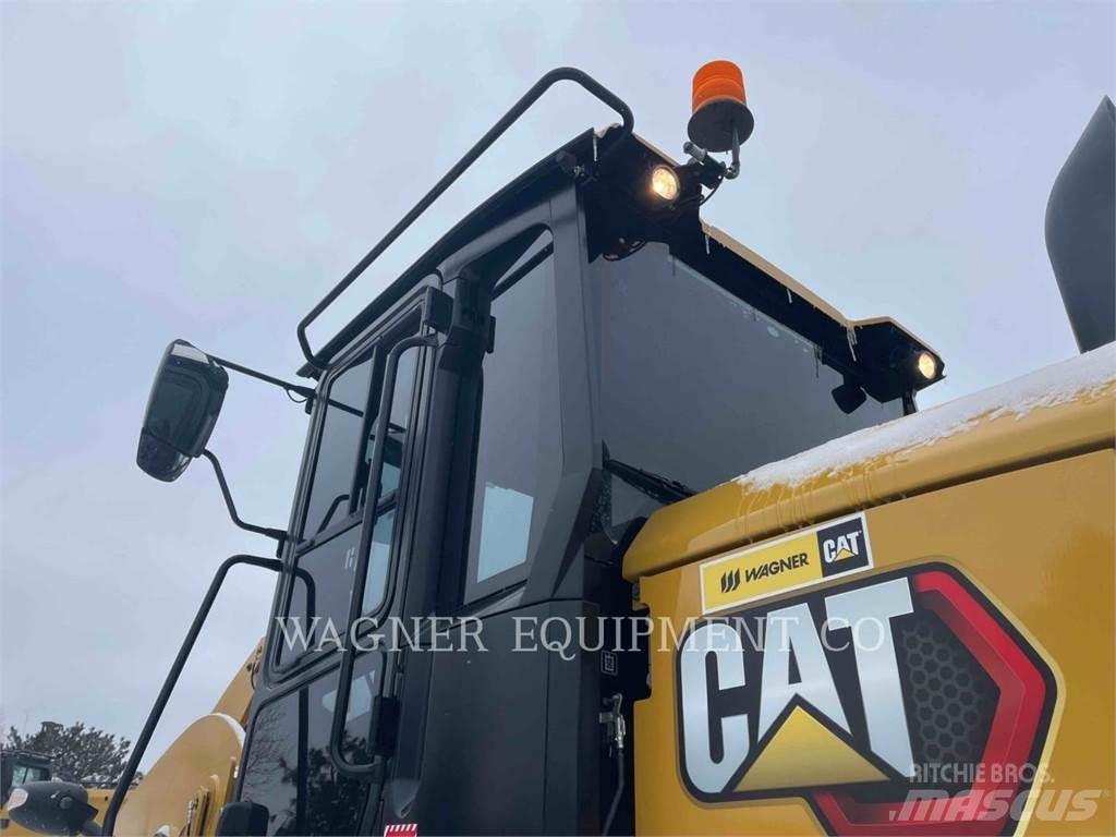 CAT 938M Incarcator pe pneuri