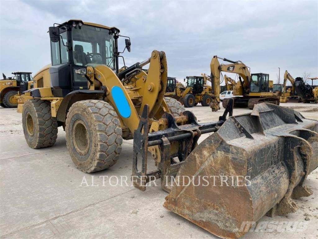 CAT 938M Incarcator pe pneuri