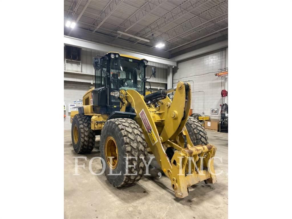 CAT 938M Incarcator pe pneuri