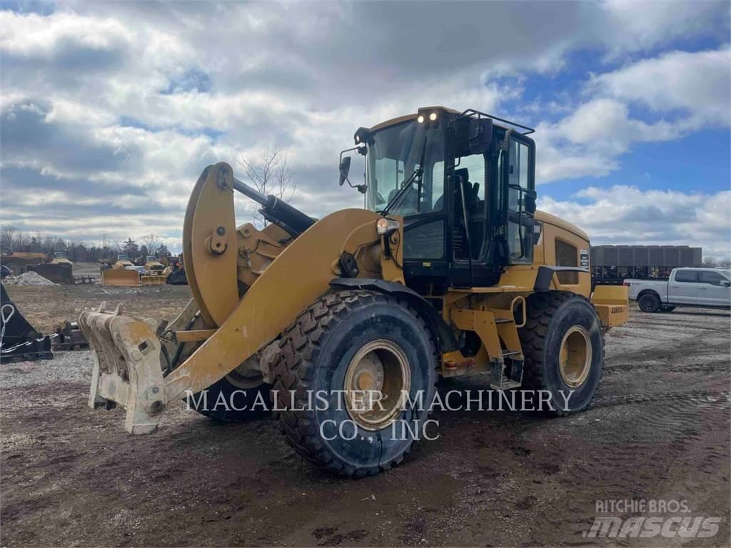 CAT 938M Incarcator pe pneuri