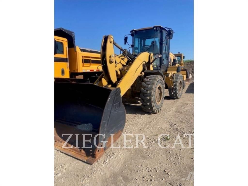 CAT 938M Incarcator pe pneuri