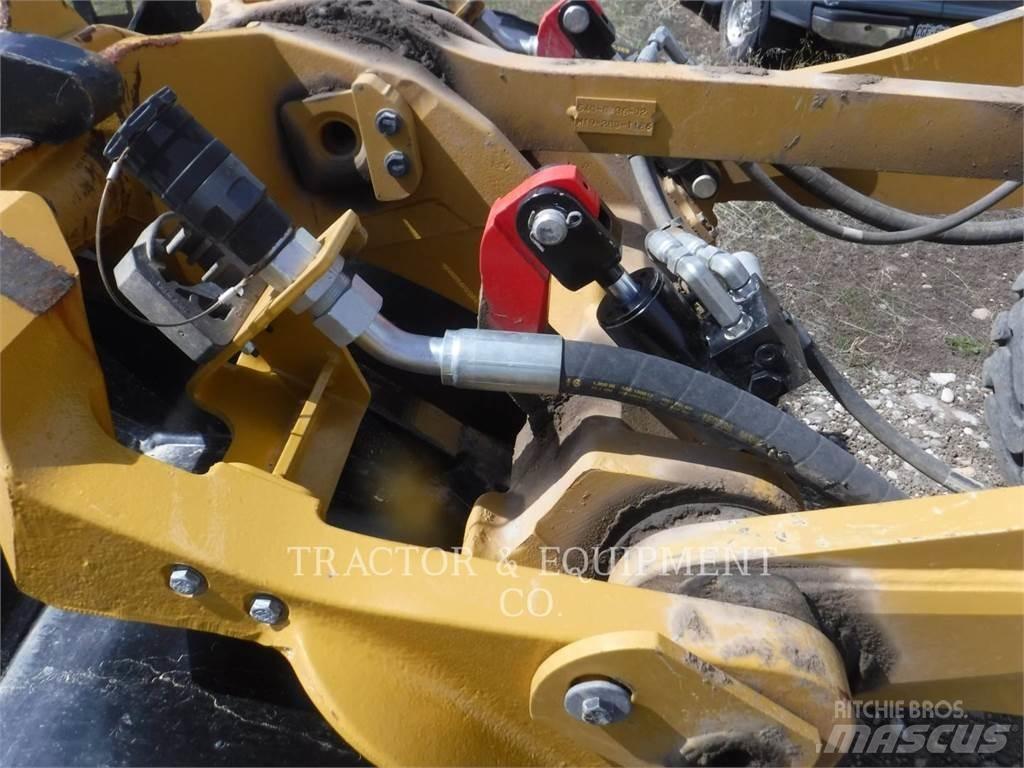 CAT 938M Incarcator pe pneuri