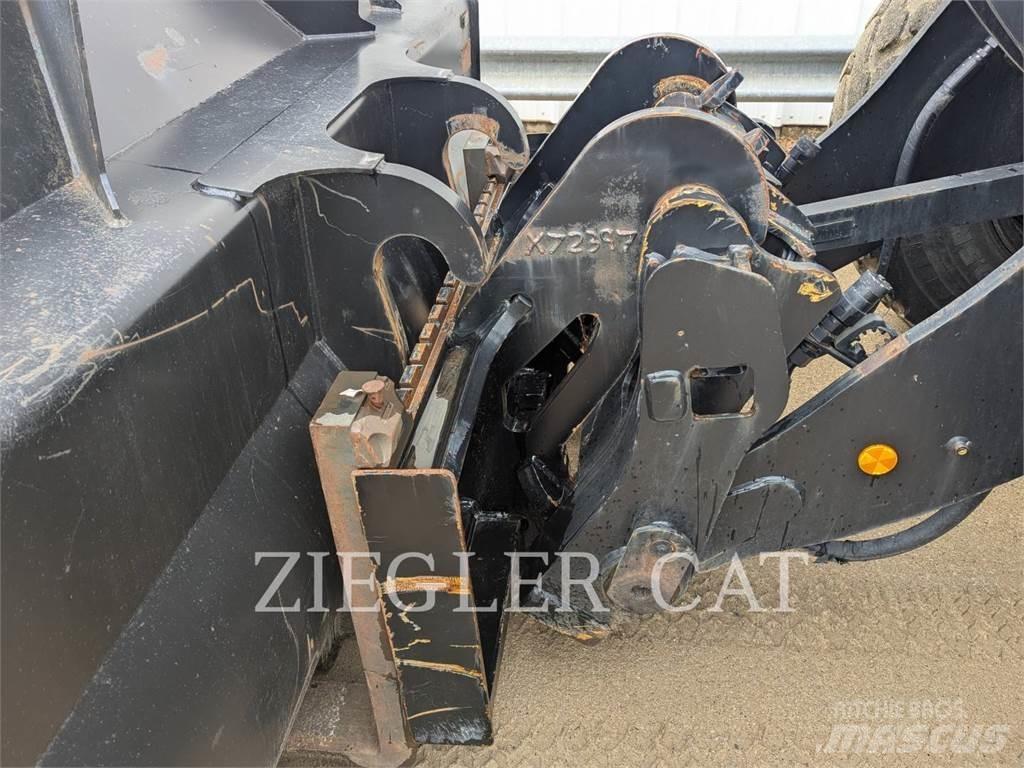 CAT 938M Incarcator pe pneuri