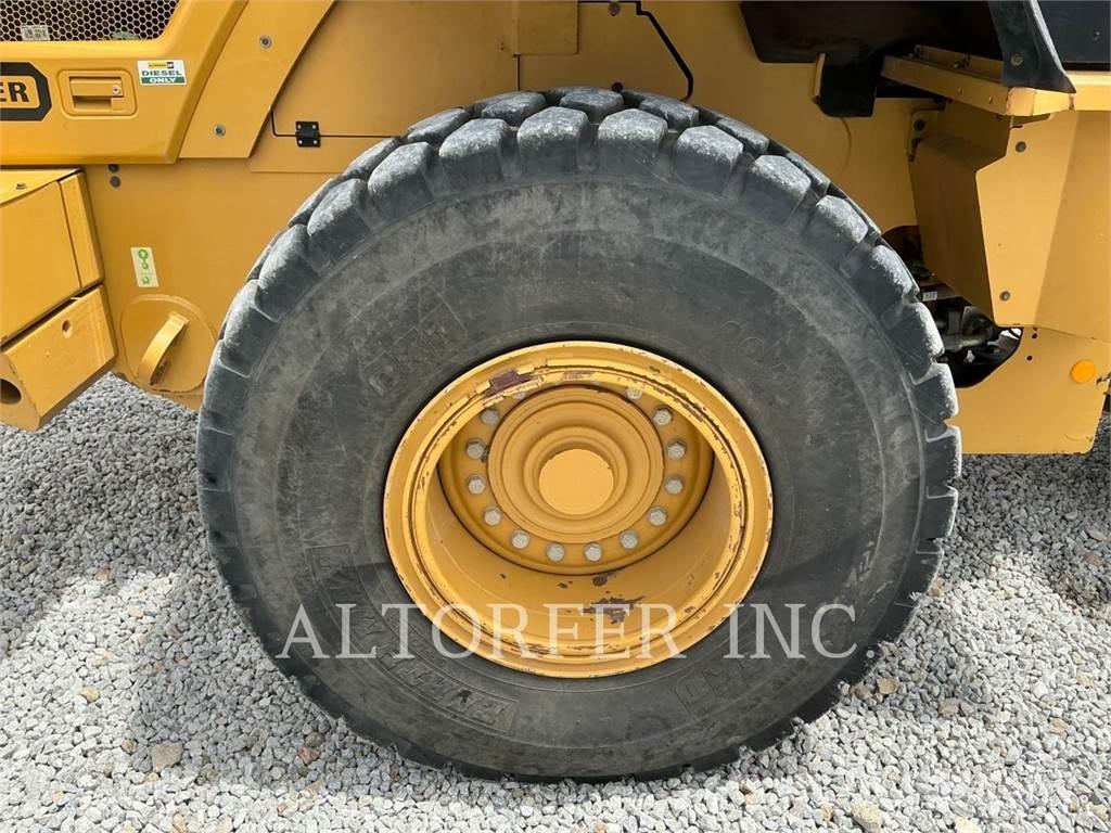 CAT 938M Incarcator pe pneuri