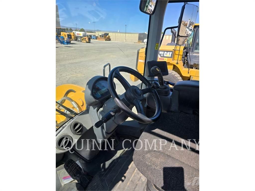 CAT 938M Incarcator pe pneuri