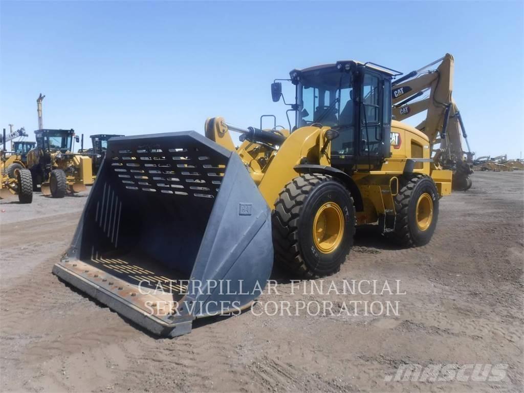 CAT 938M Incarcator pe pneuri