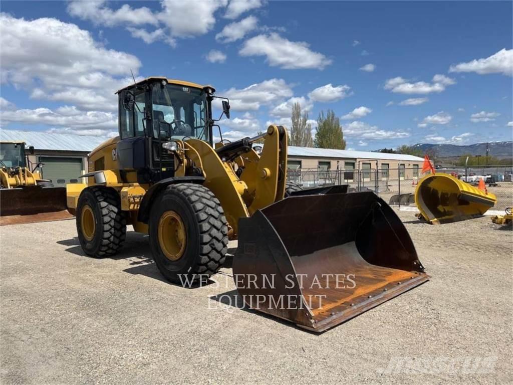 CAT 938M Incarcator pe pneuri