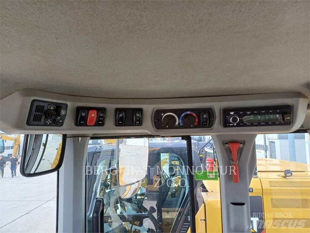 CAT 938M Incarcator pe pneuri