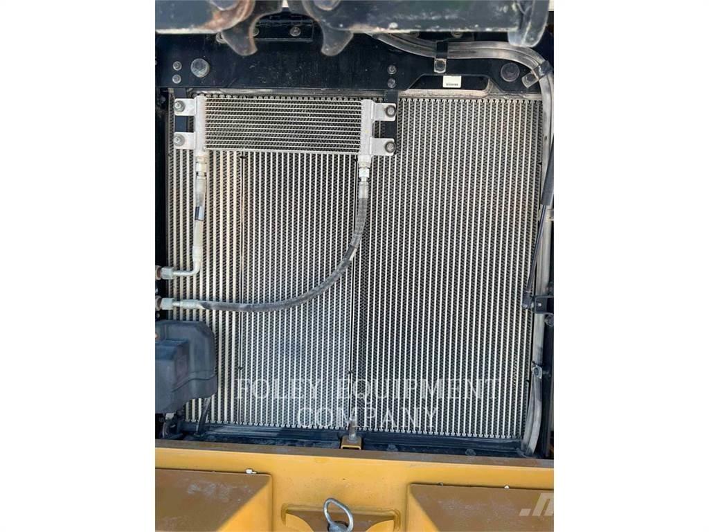 CAT 938M Incarcator pe pneuri