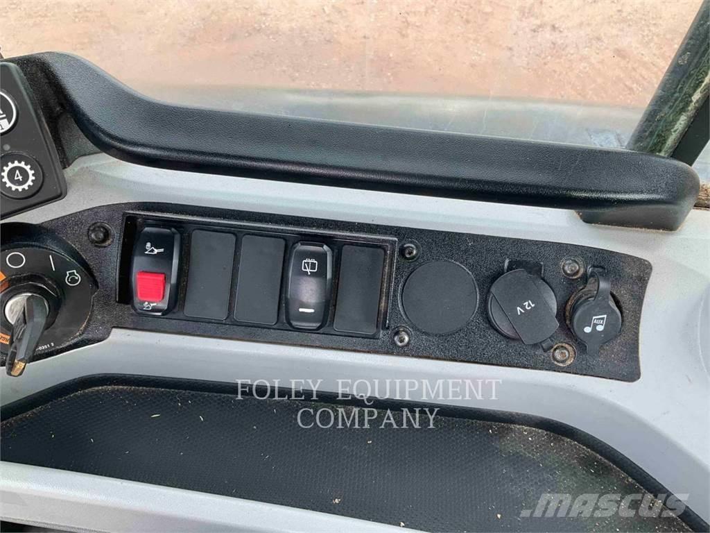 CAT 938M Incarcator pe pneuri