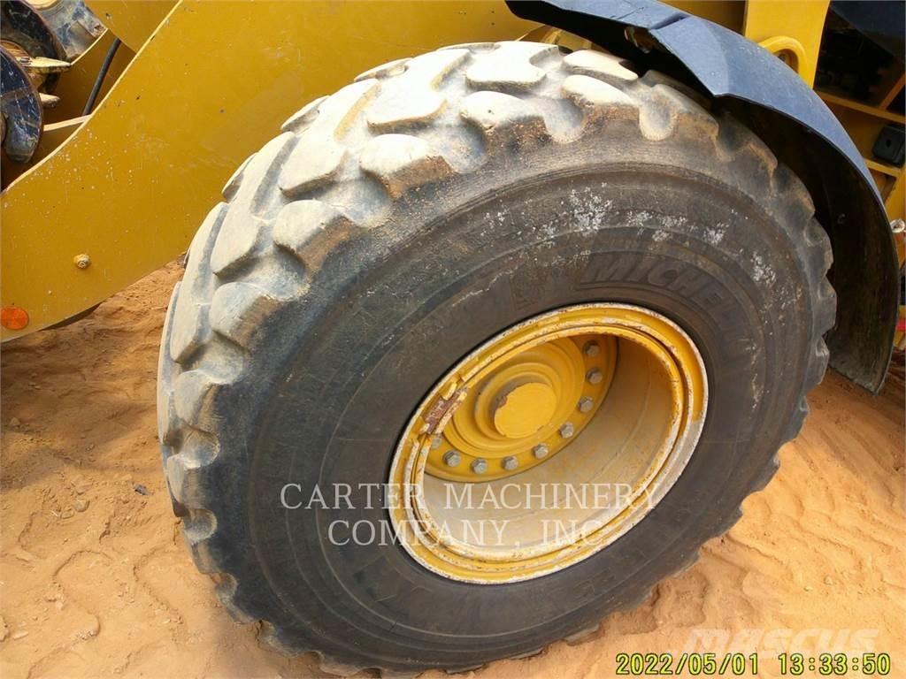 CAT 938M Incarcator pe pneuri